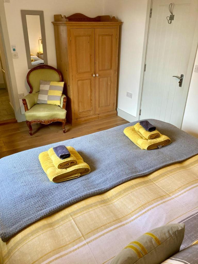Westbury Cross House Bed & Breakfast Ngoại thất bức ảnh