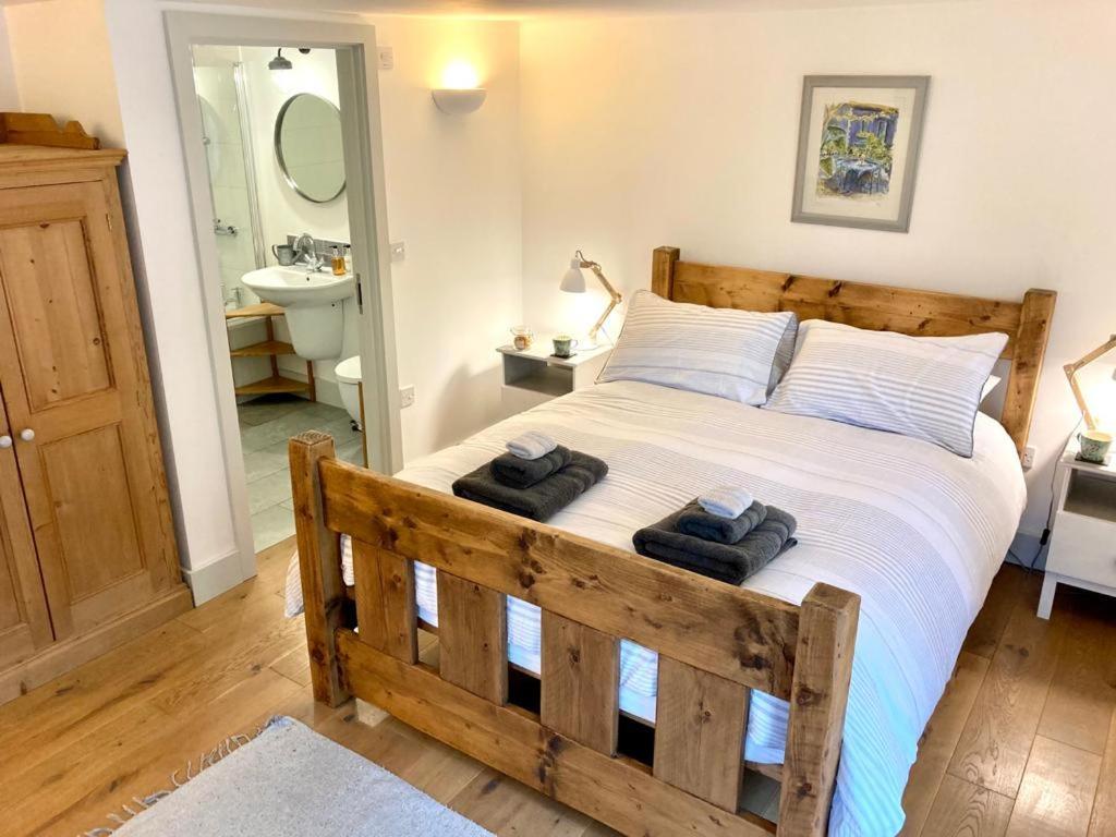 Westbury Cross House Bed & Breakfast Ngoại thất bức ảnh