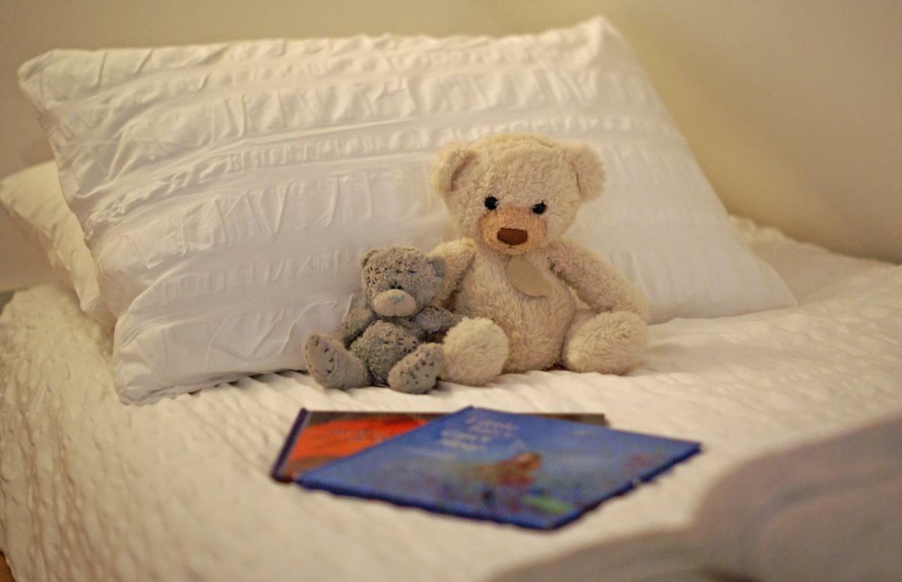 Westbury Cross House Bed & Breakfast Ngoại thất bức ảnh