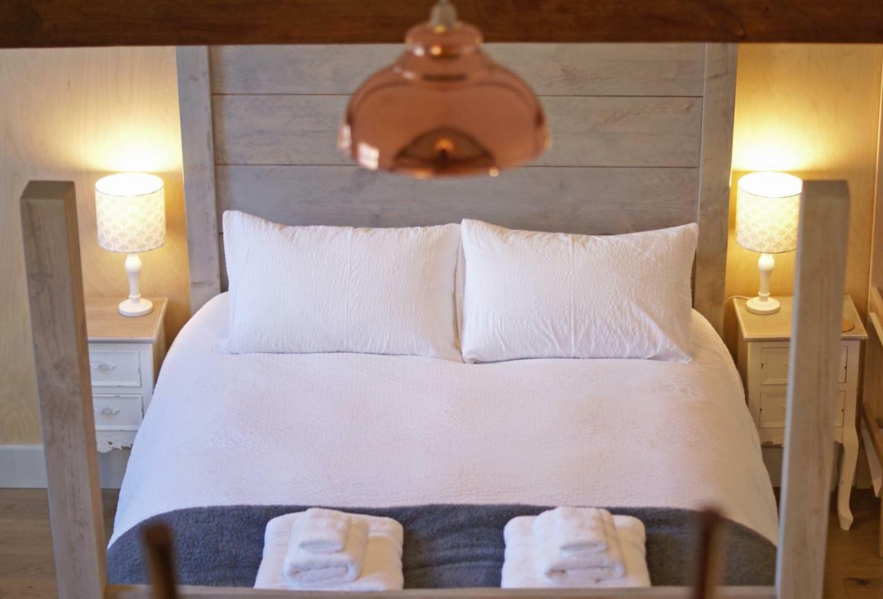 Westbury Cross House Bed & Breakfast Ngoại thất bức ảnh